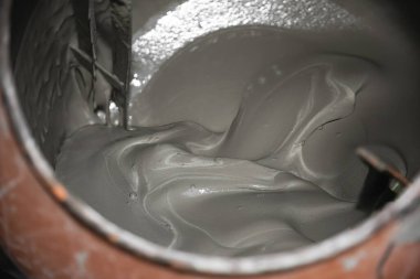 Kuru karışım ve tozla dönen çimento karıştırıcı, inşaat ekipmanları iş başında