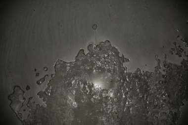 Lekeli ve nemli beton dokusu, inşaat malzemesi arka planı.