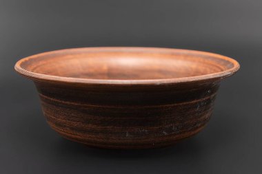 Kil kase siyah arka planda izole