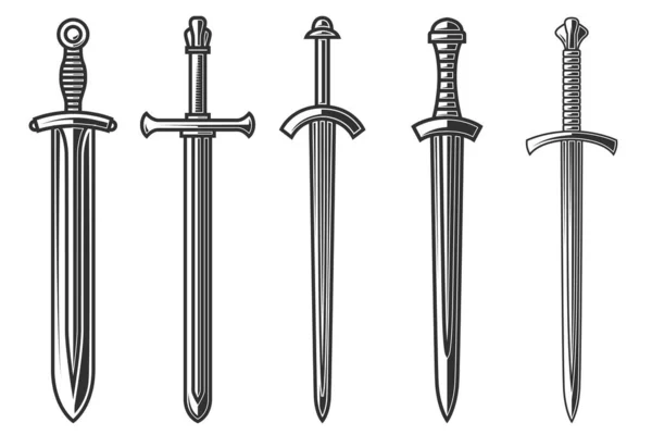 一套雕刻风格的古代剑的插图 T恤的设计元素 矢量说明 — 图库矢量图片
