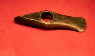 Kral 1. Ferdinand Ulusal Askeri Müzesi, Bükreş, Romanya. Eski bronz balta