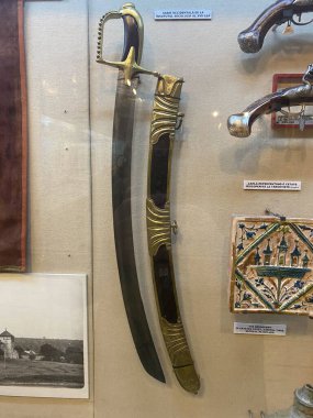 Kral 1. Ferdinand Ulusal Askeri Müzesi, Bükreş, Romanya. Eski kılıçlar.