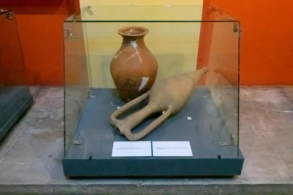 King Ferdinand National Military Museum Bucharest Romania Ancient Amphorae — Stock Photo, Image