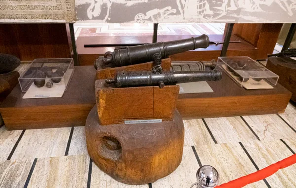 Национальный Военный Музей Короля Фердинанда Бухарест Румыния Бронзовые Пушки — стоковое фото