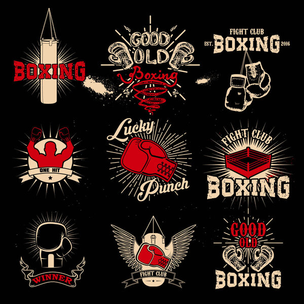 Бокс. Лейблы боксерского клуба на гранж-фоне. Шаблон отпечатка футболки. Элементы дизайна логотипа, лабиринта, эмблемы
.