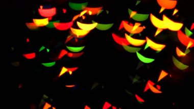 Koyu arkaplanda yanıp sönen ışıklar