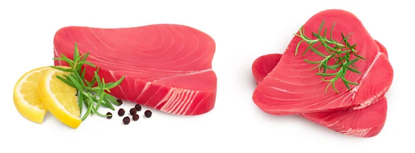 Frisches Thunfischfiletsteak Mit Rosmarin Zitrone Und Pfefferkörnern Isoliert Auf Weißem — Stockfoto