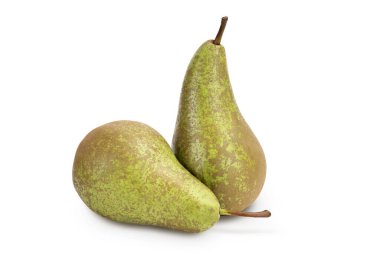 Yeşil konferans armudu tam derinlikte beyaz arkaplanda izole edildi.