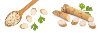 Beyaz arka plan üzerinde izole dilimleri ile kaşıkrede horseradish kökü.