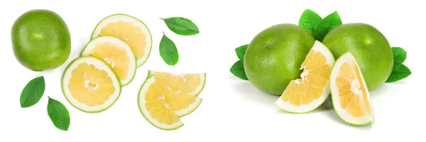Citrus Sweetie Pomelit Oroblanco Ломтиками Листьями Выделенными Белом Фоне Крупным — стоковое фото