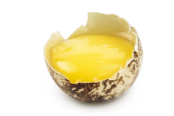 Raw Quail Egg Isolated White Background Full Depth Field — Foto de Stock