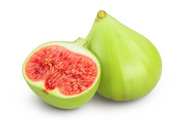 Olgun yeşil incir meyvesi, beyaz arka planda izole edilmiş, geniş bir alana yayılmış..