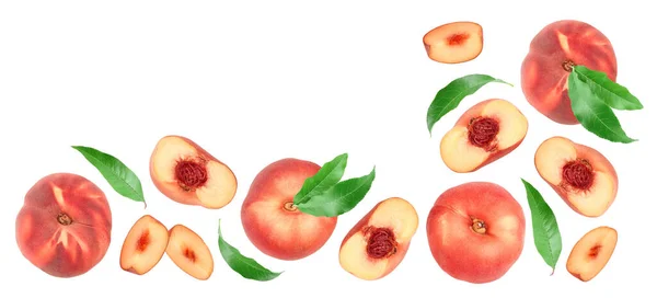 Olgun Çin Şeftali Meyvesi Yarısı Beyaz Arka Planda Yaprak Metin — Stok fotoğraf