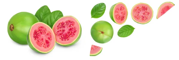 Guava Frukt Med Skivor Isolerade Vit Bakgrund Med Fullt Skärpedjup — Stockfoto