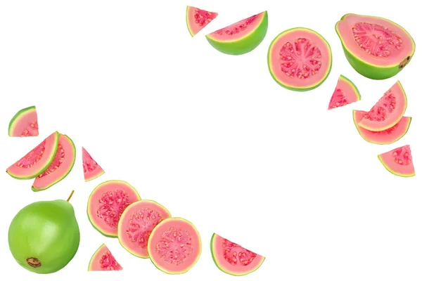 Guava Fruit Met Plakjes Geïsoleerd Witte Achtergrond Bovenaanzicht Met Kopieerruimte — Stockfoto