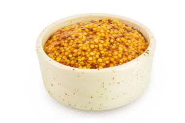 Fransız hardallı kase beyaz arka planda tam derinlikte izole edilmiş..