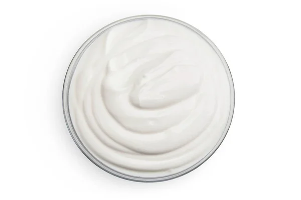 Kwaśna Śmietana Lub Jogurt Szklanej Misce Izolowane Białym Tle Pełną — Zdjęcie stockowe