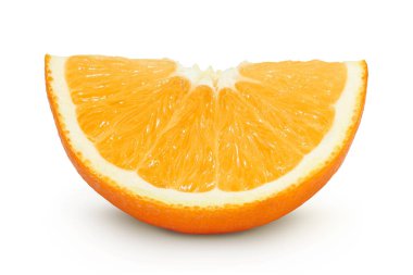 Turuncu meyve dilimleri beyaz arka planda tam derinlikte izole edilmiş..