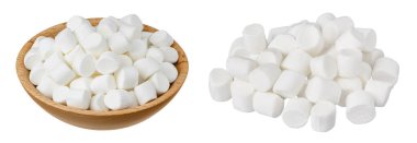 Tahta kasede marşmelov, beyaz arka planda izole edilmiş, geniş bir alana yayılmış..