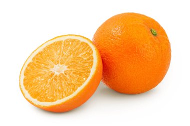 Turuncu meyve, beyaz arka planda yarı izole edilmiş, geniş bir alana yayılmış..