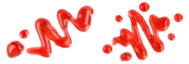 Kırmızı çilek şurubu beyaz arka planda izole edilmiş, geniş bir alana yayılmış, Üst Manzara. Düz yatıyordu,