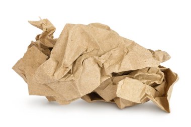 Kırışmış kahverengi kağıt tabakası beyaz arkaplanda izole edilmiş.,