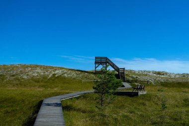 Gözlem güvertesi yüksek kum tepesi, Pramort