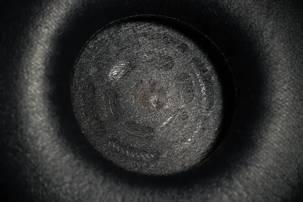 Kulaklıklar dinamik ses aygıtı deri siyah desenli makro fotoğrafçılık nesnesini kapat