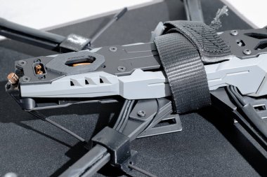 FPV insansız hava aracı atölyesi teknolojisi oluşturuluyor element nesne konsept resmini kapatın