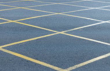 İşaretli asfalt taşıma yolu perspektif yüzey arkaplan deseni