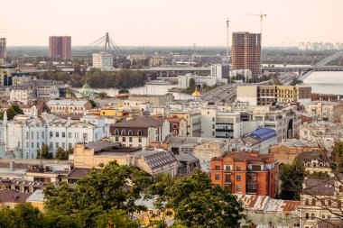 Eski kasabanın insansız hava aracı görüntüsü Yaşlanmış tarihi bölge sahasının öngörüsü