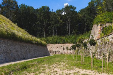 Eski askeri kuvvetlerin bir parçası.
