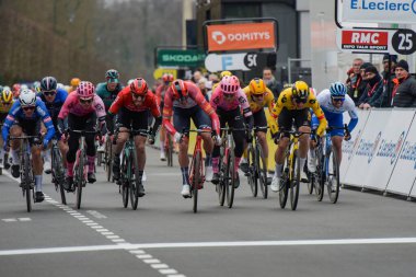FONTAINEBLEAU - FRANCE - 6 Mart 2023: Mads Pedersen 'in Fontainebleau' da kazandığı manzara.