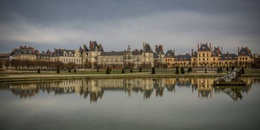Unesco 'nun dünya mirasına sahip olan Fransa' daki Fontainebleau şatosuna bakın.