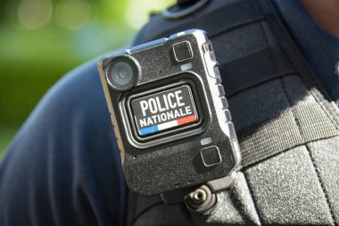 Fransa 'da bir polis yaya kamerasından görüntü