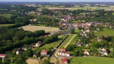 Bourgogne 'daki Rogny les Sept Ecluses hava manzarası