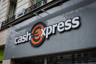 Paris - Fransa - 26 Mart 2025: Cash Express tabelasında