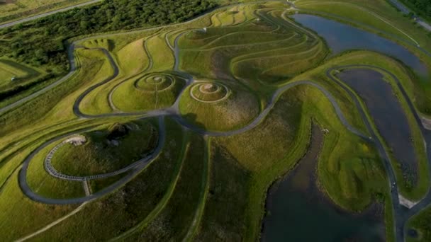 Aerial Bird Eye View Northumberlandia Huge Land Sculpture Shape Reclining — Stok video