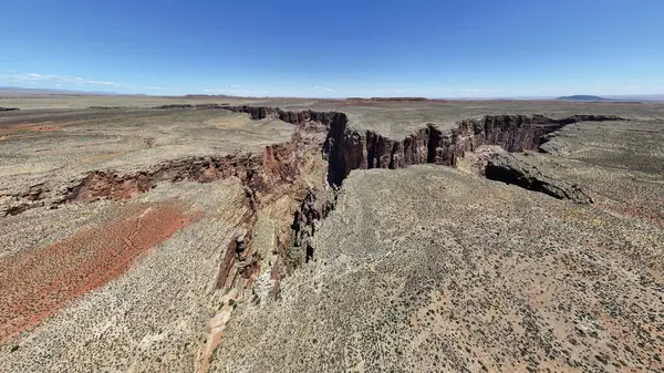 Büyük Kanyon 'un havadan çekilmiş görüntüleri devasa boyutunu ve derin yarıklarını gözler önüne seriyor, Arizona, ABD
