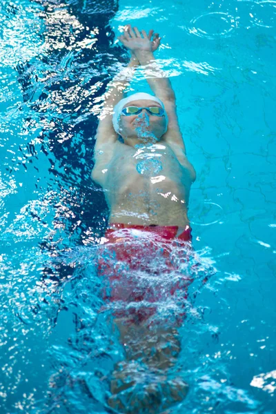 Nadador Nada Costas Estilo Natação Piscina — Fotografia de Stock