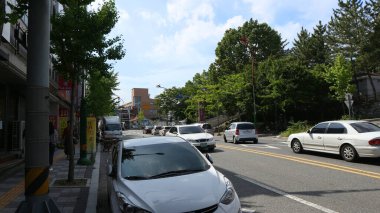 Ulsan, Güney Kore - 25 Ağustos 2017: Ulsan, Güney Kore 'nin Jung-gu ilçesinde sokak manzarası.