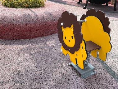 Tangerang, Endonezya - 13 Mayıs 2024: Endonezya Tasarım Bölgesi 'nde (IDD) çocuk oyuncağı, PIK 2' de bulunan bir merkez alan. Gündüz vakti çekilmiş.