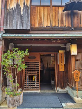 Ochaya Shima, Kanazawa 'nın Higashi Chaya bölgesinde tarihi geyşa evi. Geleneksel Japon mimarisi..