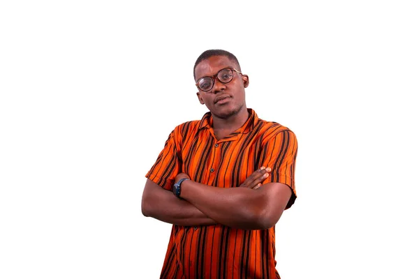 Porträtt Ung Eftertänksam Afrikansk Pojke Med Armarna Vikta Och Glasögon — Stockfoto