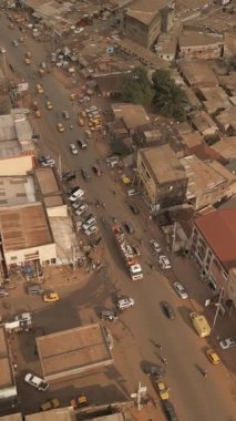 Kamerun 'daki Yaounde şehrinin insansız hava aracı görüntüsü.