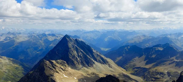 Linard Pitschen Montaña Zernez Provincia Suiza Cordillera Fotos De Stock