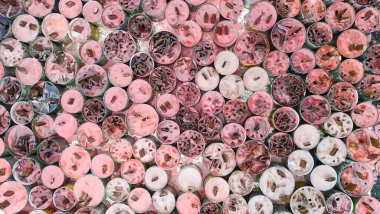 Çukur mumları başınızın üstünde