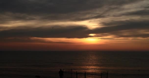 美丽的实时海洋日出和云彩 — 图库视频影像
