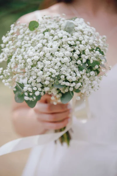 Krásná Svatební Kytice Květin Nevěstě Ruku — Stock fotografie
