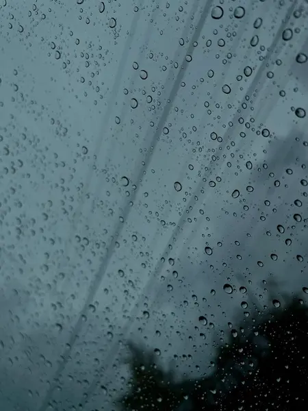 Ploaie Cade Geamul Mașinii fotografii de stoc fără drepturi de autor